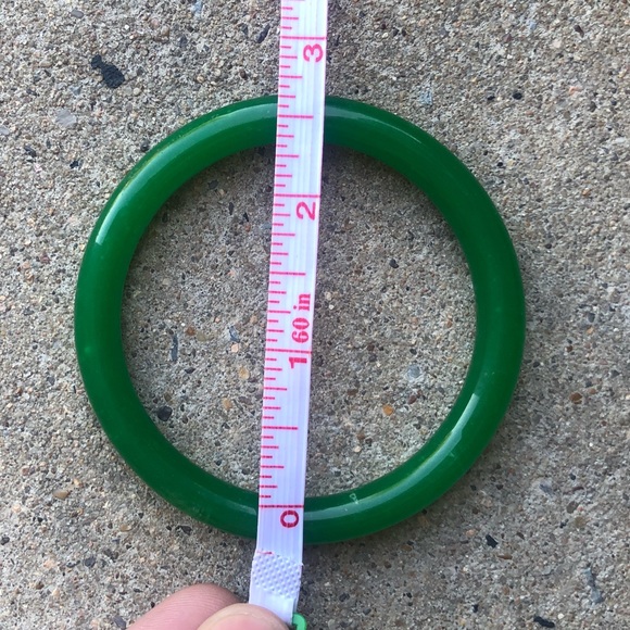 Green Jade Bangle Bracelet - Picture 8 of 8